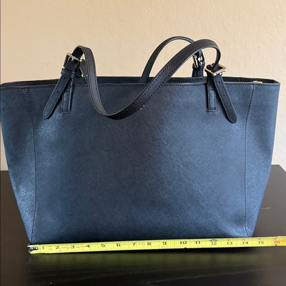 Tory Burch York Buckle Large Tote Black Saffiano Leather Like New - Picture 10 of 17